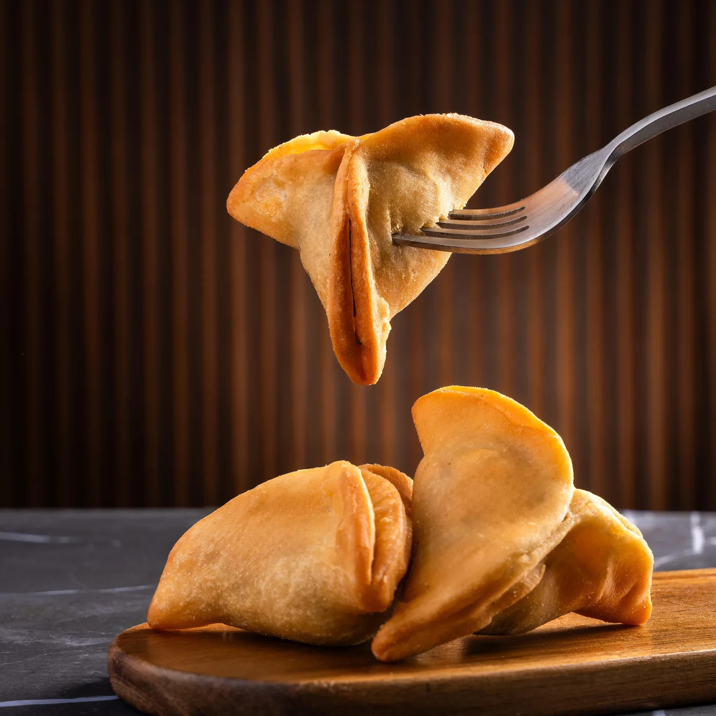 Sambousek au fromage, triangles croustillants au fromage fondant