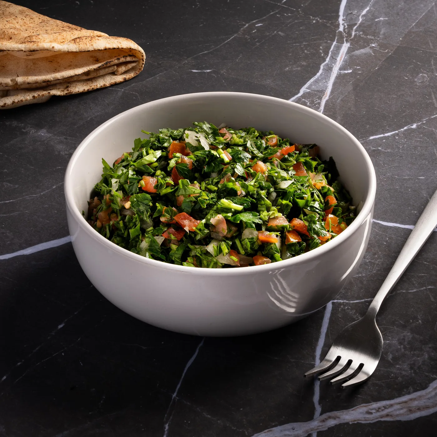 Taboulé libanais au persil plat, boulgour fin, tomate et citron